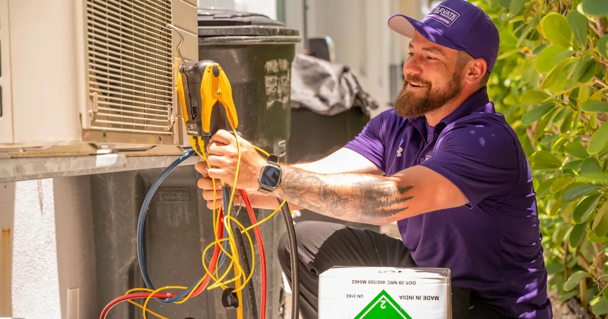 Infographic comparing the cost-efficiency of bundled home services versus individual contractors