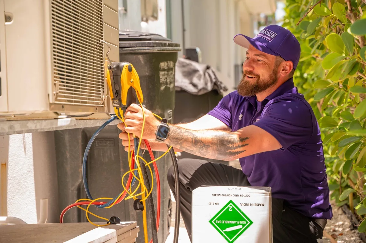 Infographic comparing the cost-efficiency of bundled home services versus individual contractors